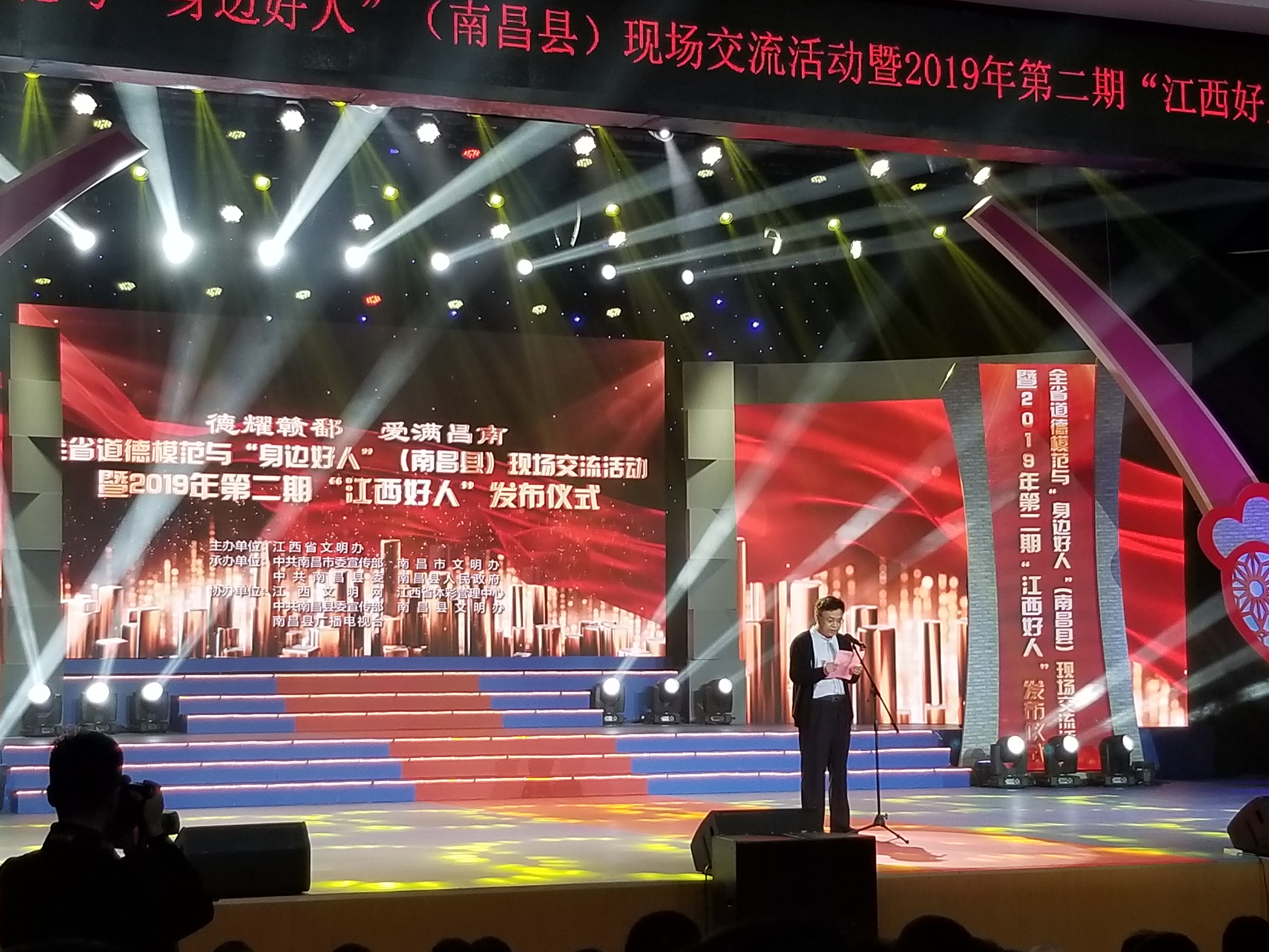 &#21326;&#20159;&#24179;&#21488;&#95;&#21326;&#20159;&#40;&#20013;&#22269;&#41;